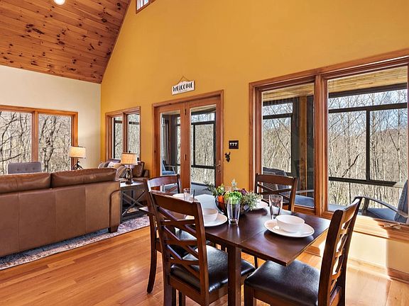 5th image of 208 Grande Oaks Dr