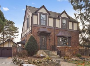 517 S Summit St, Wheaton, IL 60187