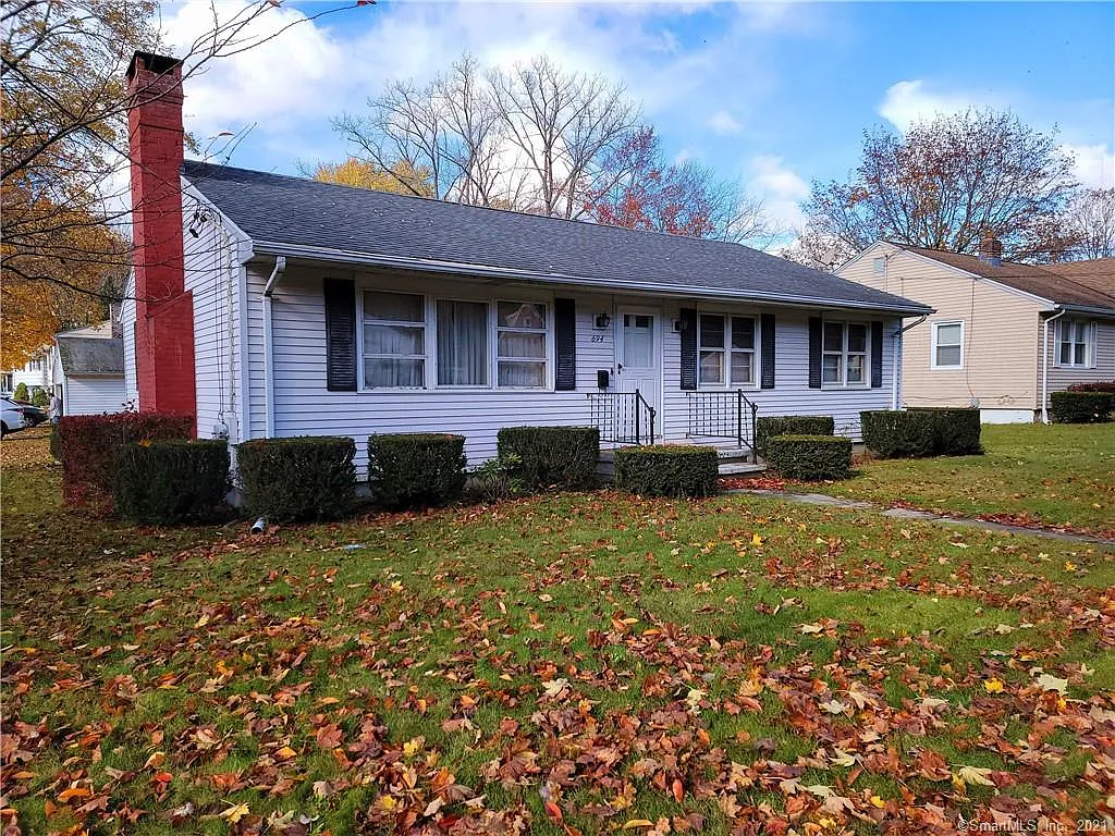 694 Circular Ave photo 1