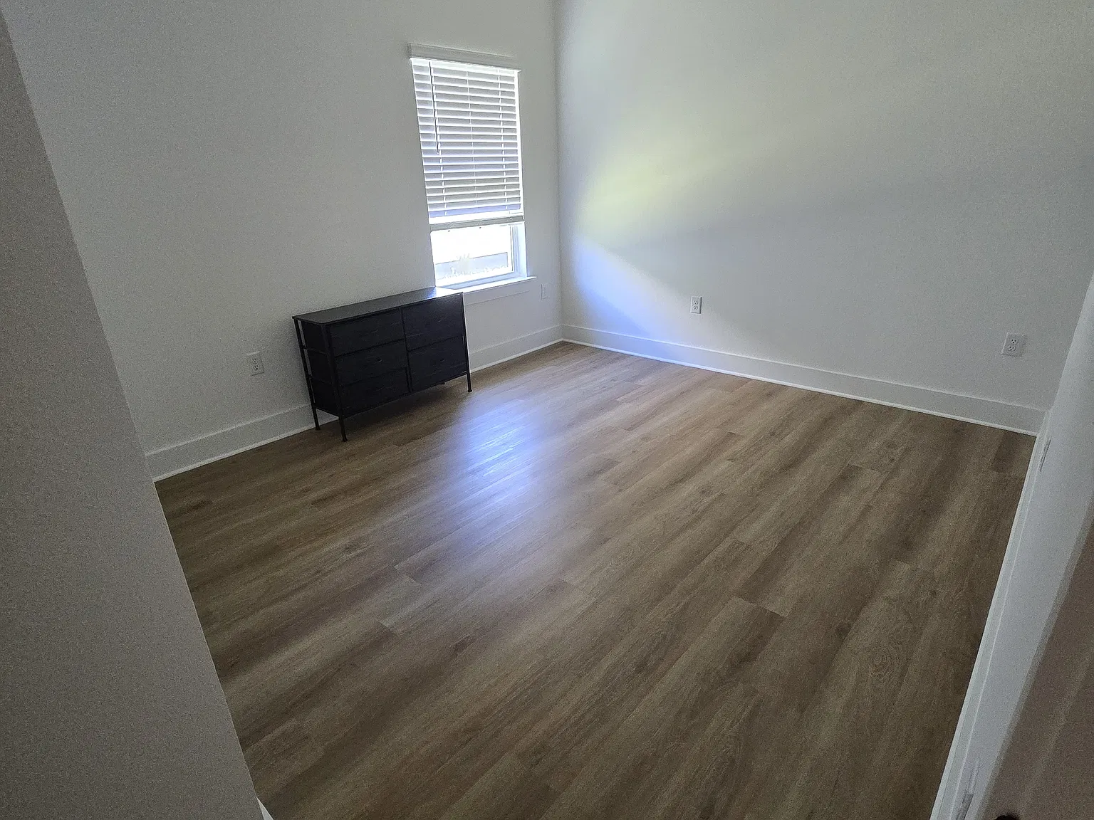 3 bed, 1689 sqft, $1,000 — Photo 2