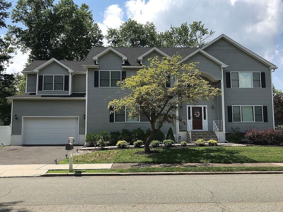 2nd image of 4 Richard Ln