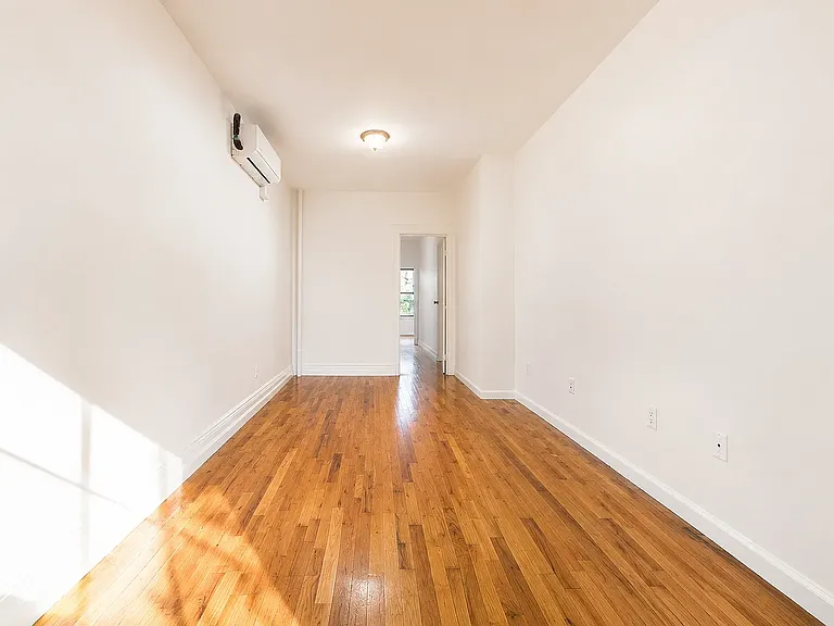 558 Seneca Ave #3R — Photo 6