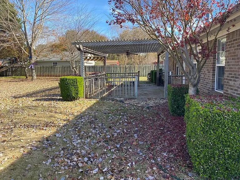 113 Centennial Dr — Photo 3