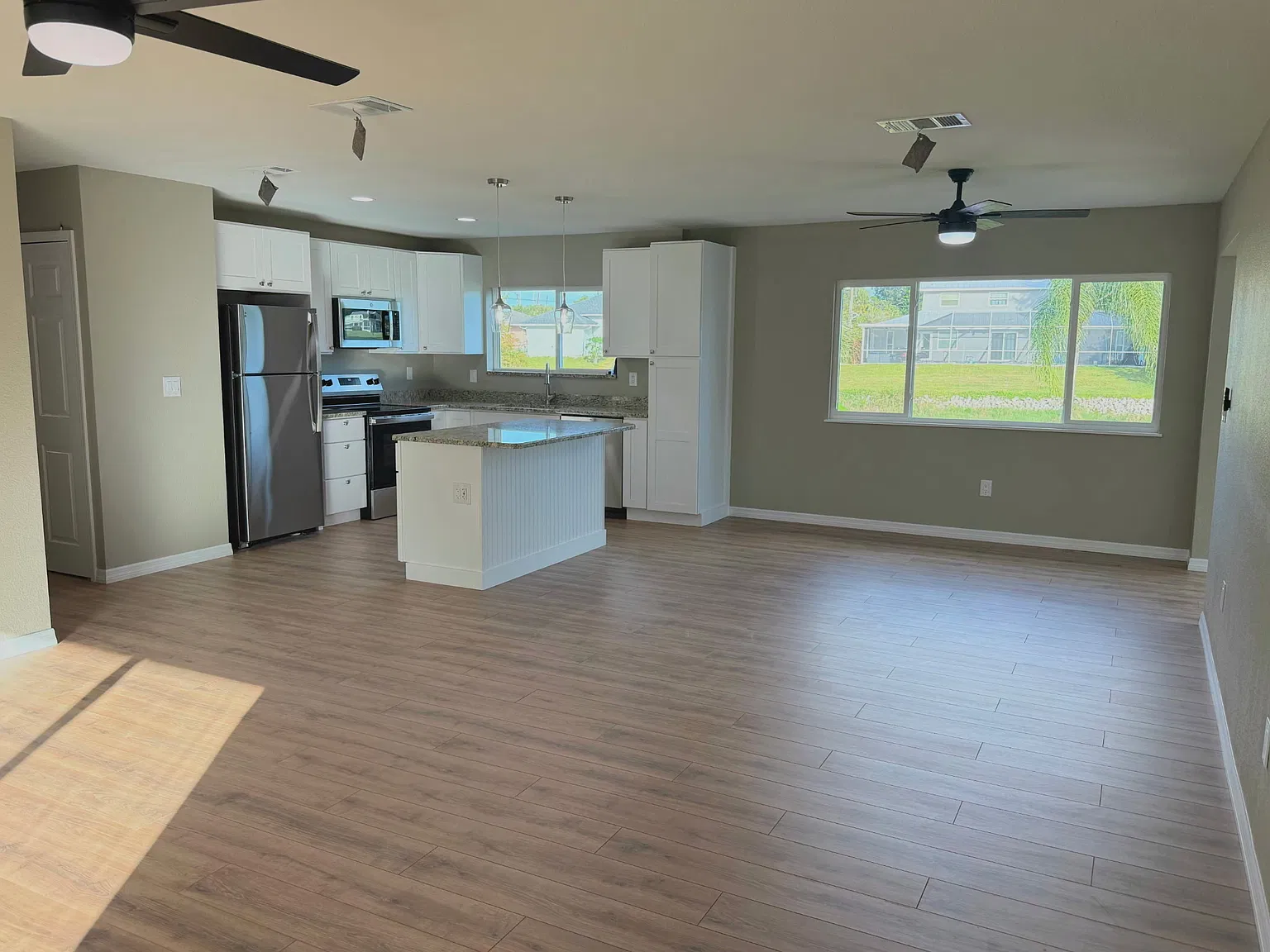 3 bed, 1320 sqft, $1,950 — Photo 2