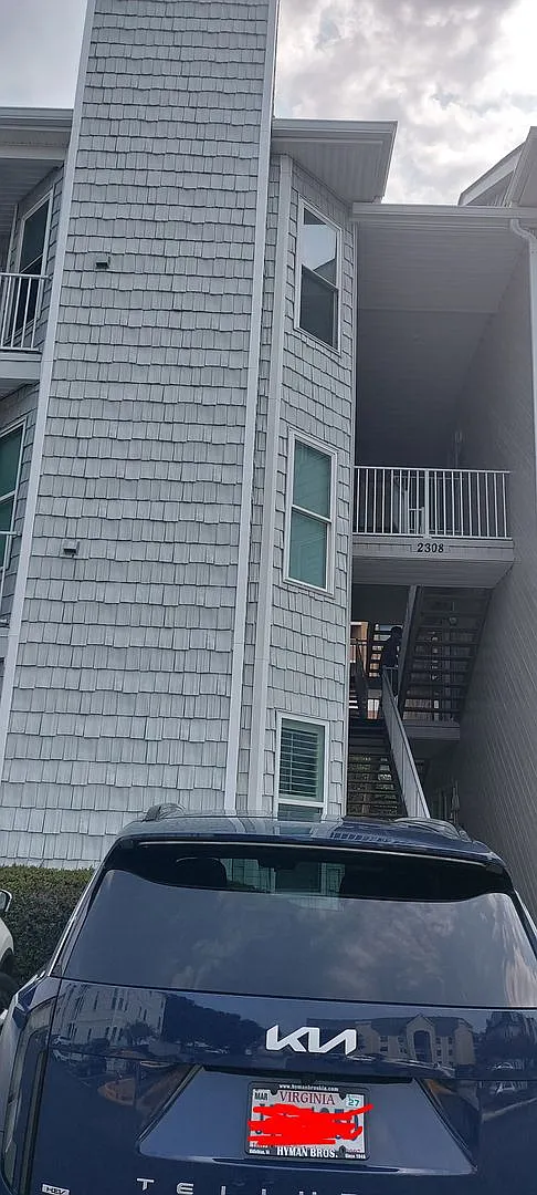 Great condo in great location — Photo 1