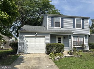 120 Robins Run E, Logan Township, NJ 08085