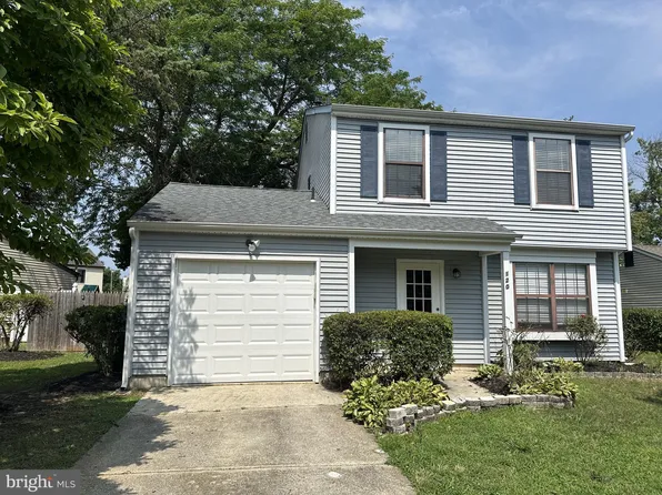 120 Robins Run E, Logan Township, NJ 08085