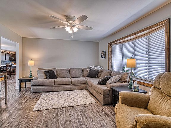 5th image of 7024 Briar Ct
