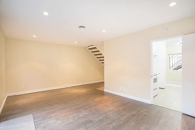 2 bed, 1.5 bath, 1200 sqft, $2,700 — Photo 4