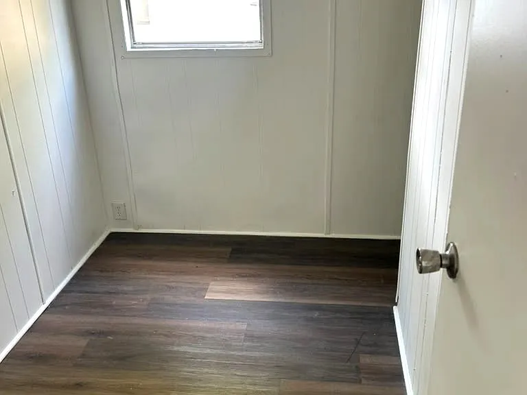 7015 Julia St — Photo 4