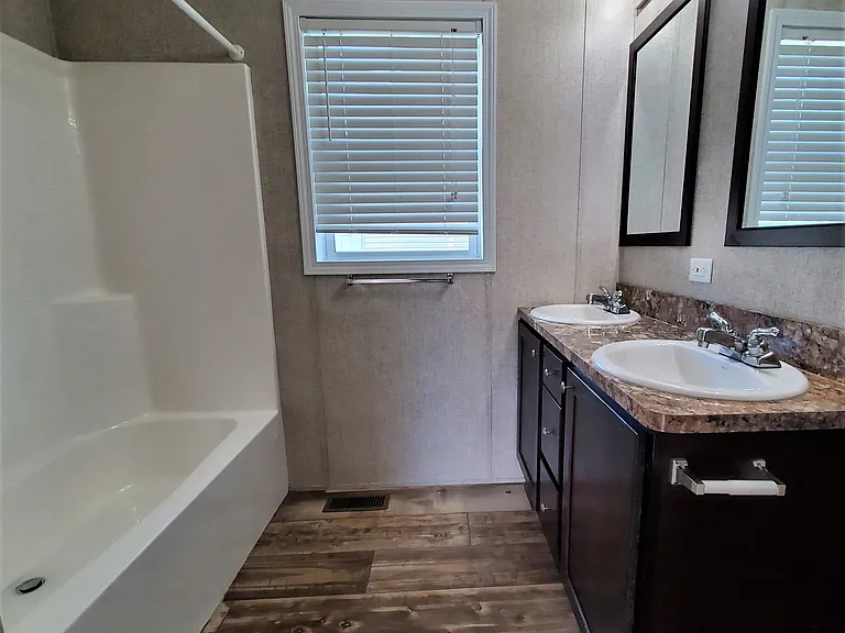 Groveland Manor — Photo 22