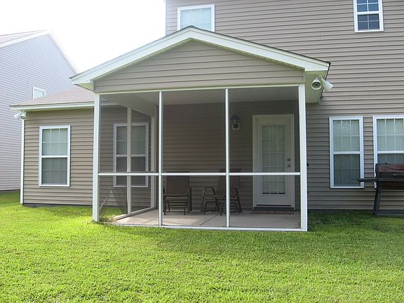 5th image of 18 Glenwood Ct