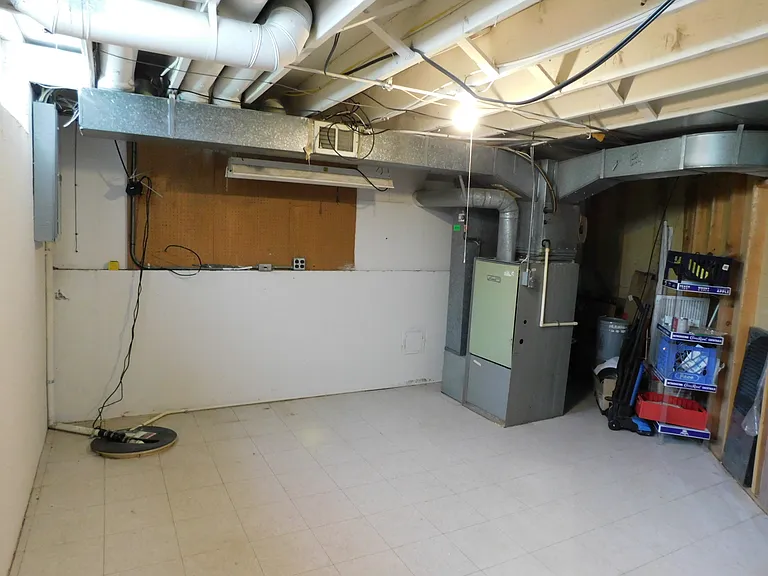 2208 Niagara Dr — Photo 15