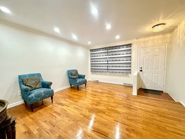 2868 Groves Dr — Photo 11