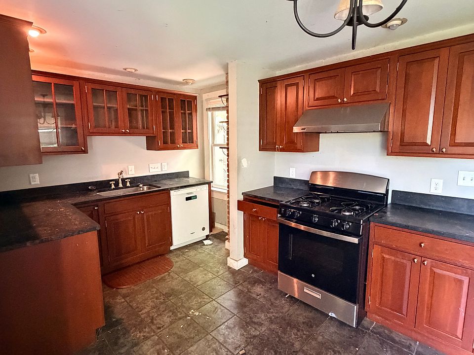 1st image of 103 S Water St
