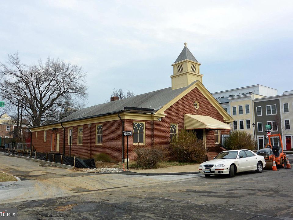 2nd image of 901 N Alfred St