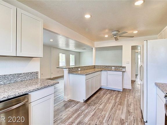 4th image of 1501 Mancha Dr