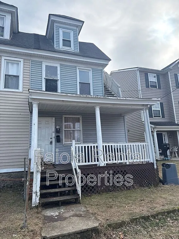 2 bed, 1.0 bath, $1,250 — Photo 1