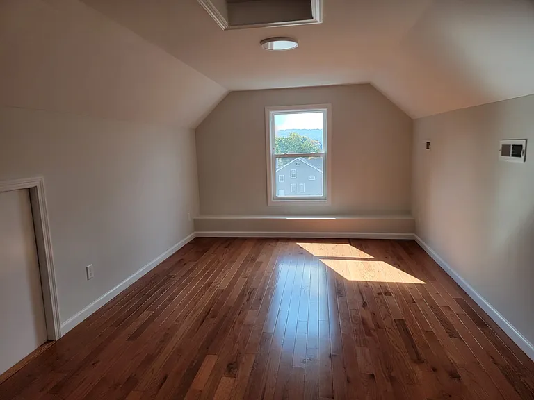 170 Farmington Ave #2 — Photo 12