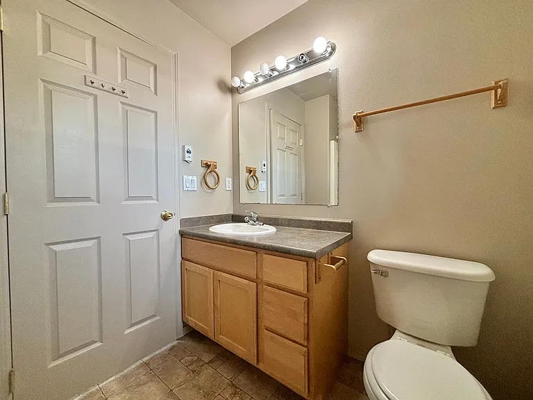 14 SE McKinley Ave #1 — Photo 16