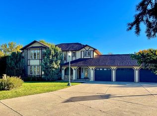 2200 24th Ave SW, Minot, ND 58701