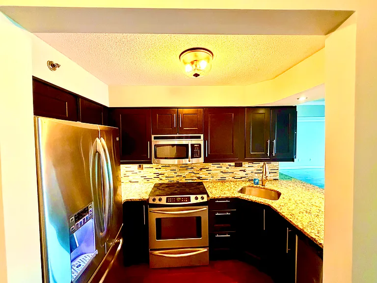 2870 Pharr Ct S — Photo 34