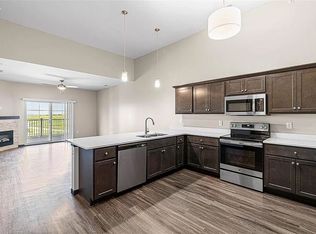 2871 Spring Rose Cir #210, Coralville, IA 52241