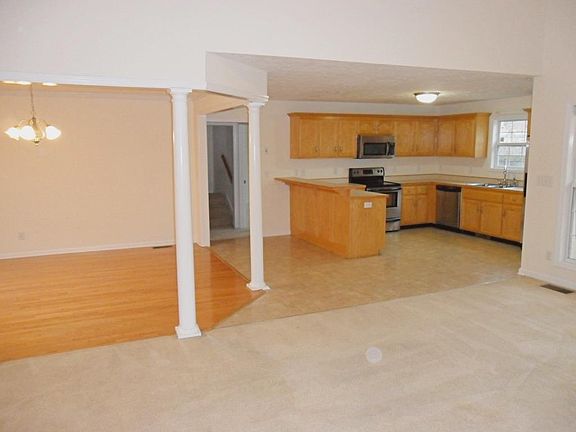 4th image of 3888 Rhonda Ct
