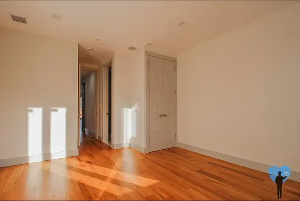 Rented by Compass | media 23