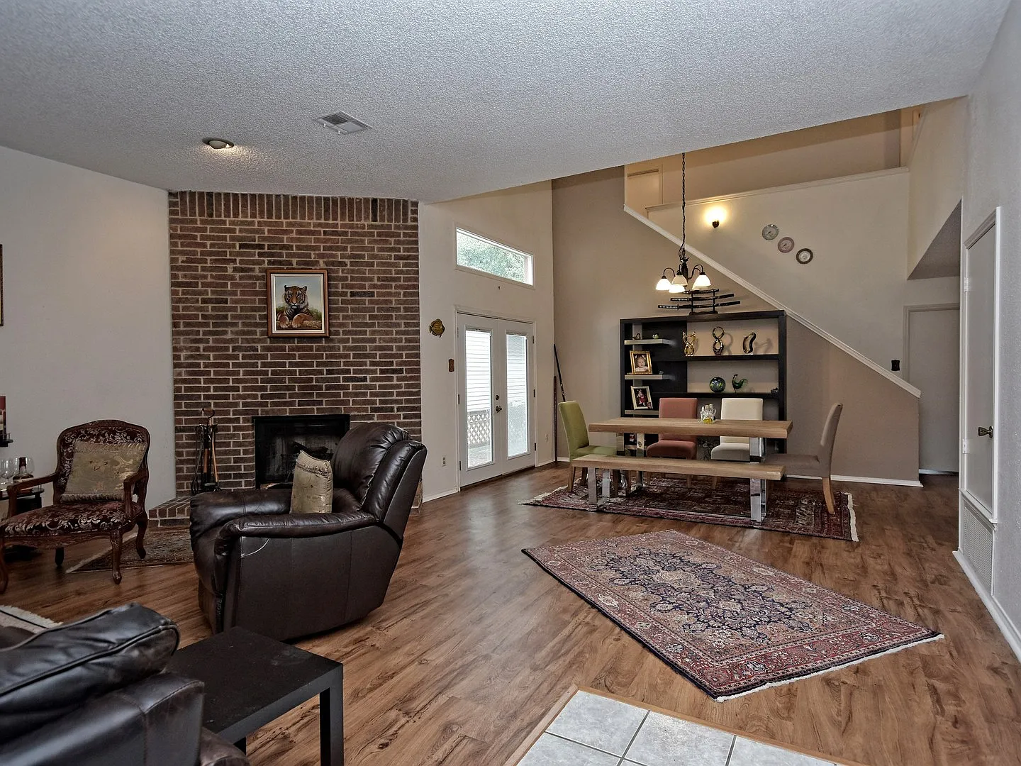 Beautiful 4 Bedroom / 2.5 Bath Home In Maple Run - Furnished — Photo 4
