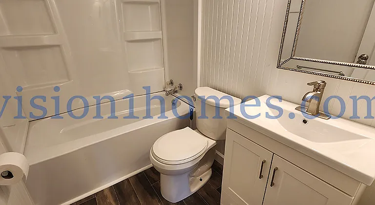 2076 W Wayne St — Photo 16