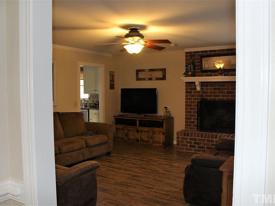 1st image of 115 Beechwood Dr