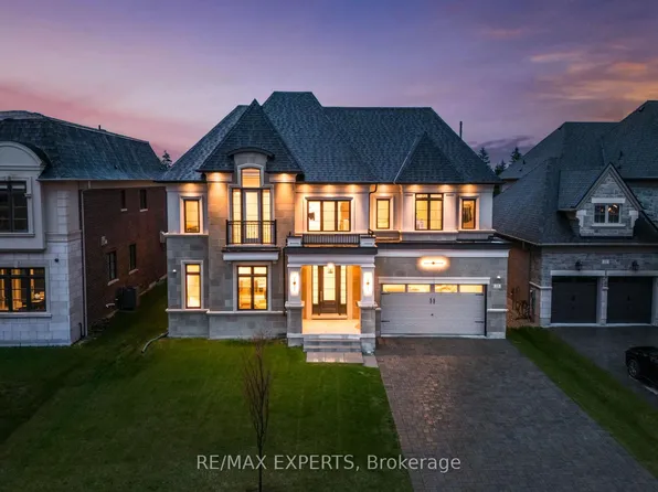 15 Sculpture Garden Ln, Vaughan, ON L4H 4P1