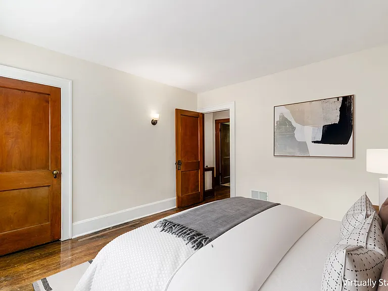 299 S 17th St #299 — Photo 8