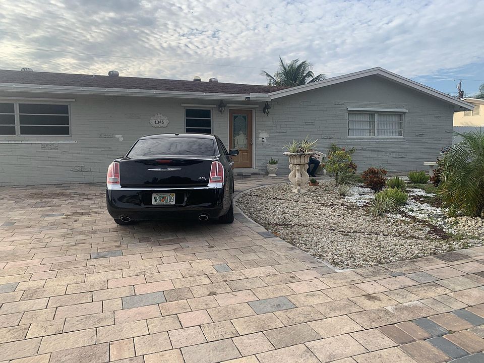 1st image of 1345 Stoneway Lane