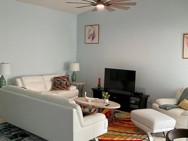 819 Montrose Dr #202 — Photo 13