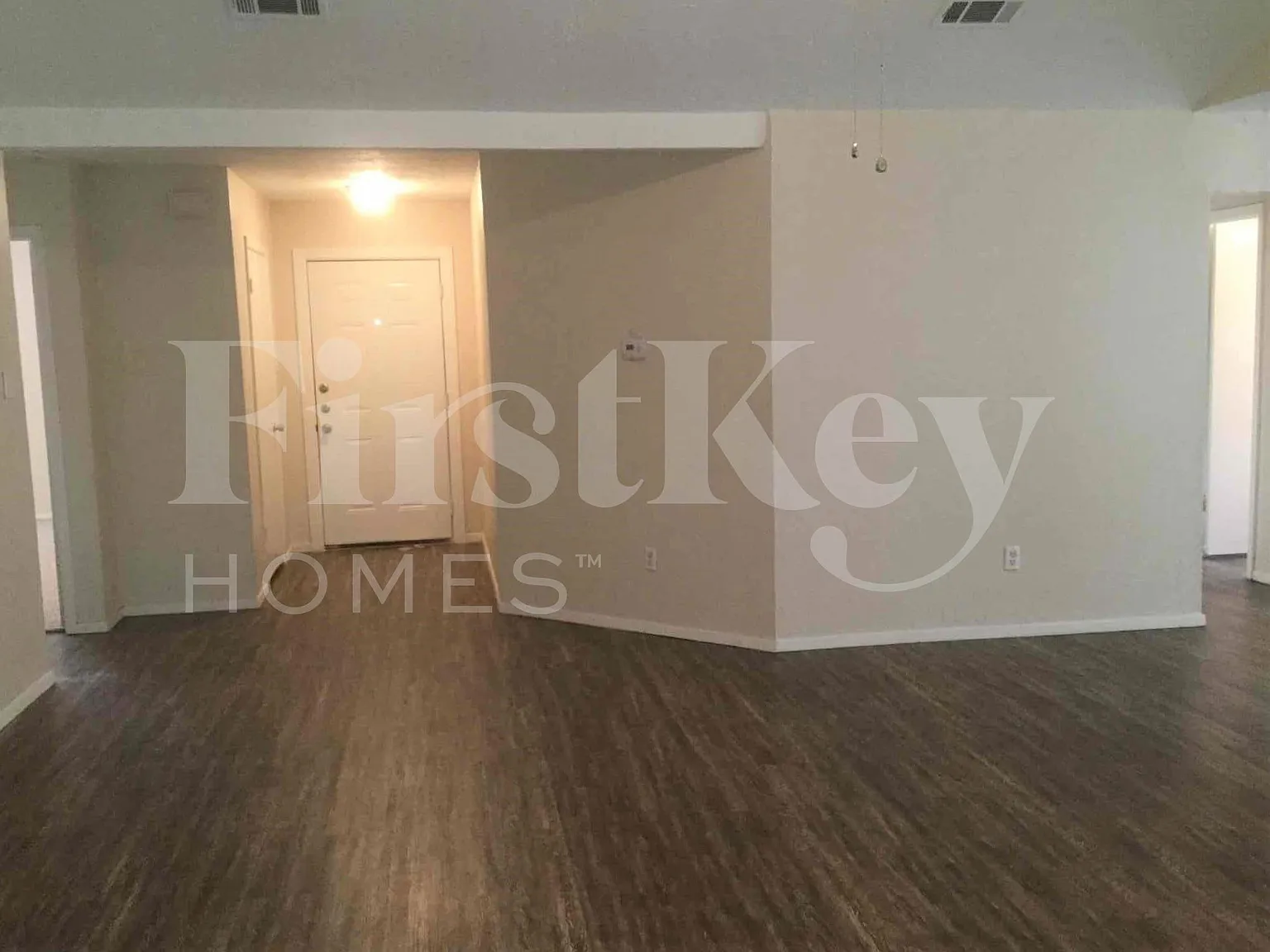 3 bed, 2.0 bath, 1536 sqft, $2,235 — Photo 2