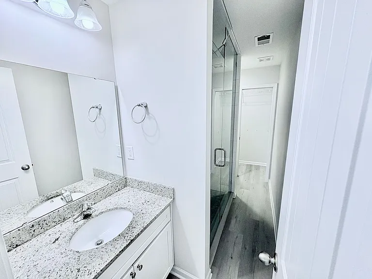 201 Royal Way — Photo 14