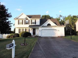 745 Willow Ridge Dr, York, PA 17404