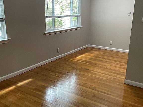 3rd image of 141 Montecito Ave Unit 106