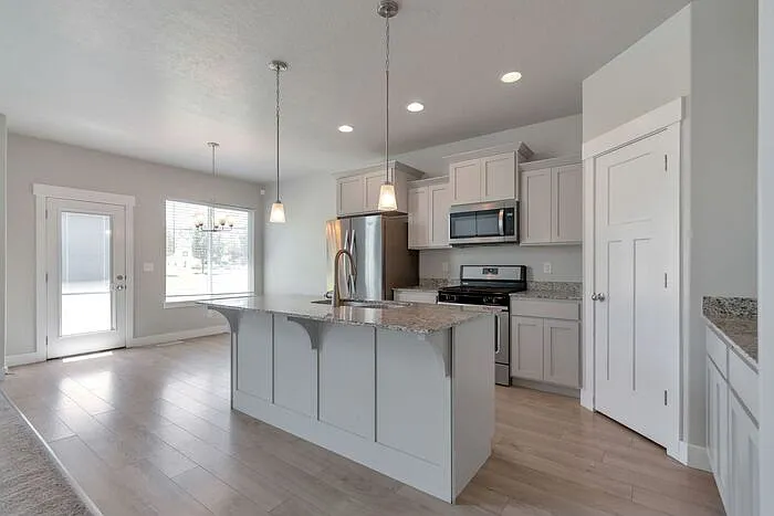 903 W Skyraider Ln — Photo 3