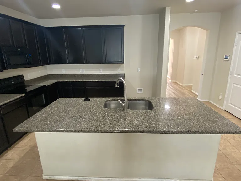 9145 Blackstone Dr — Photo 10