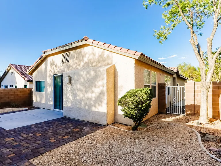11065 Romola St — Photo 16