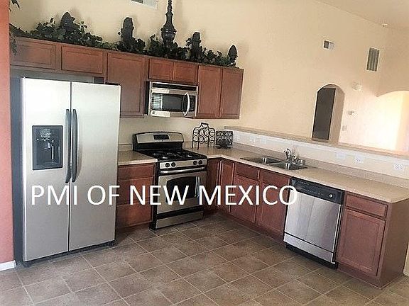 3rd image of 3557 Sierra Del Sol Ave