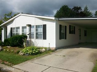 585 Kinglet St, Rochester Hills, MI 48309