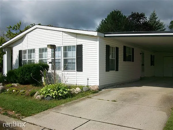 585 Kinglet St photo 1