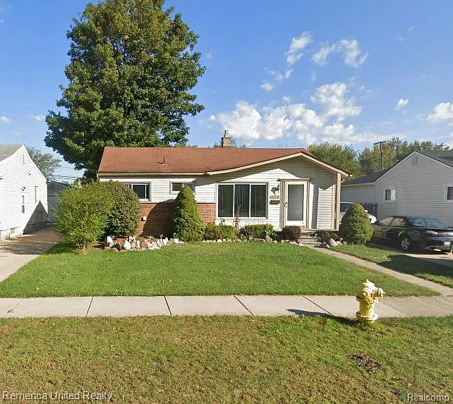 31610 Parkwood St photo 1