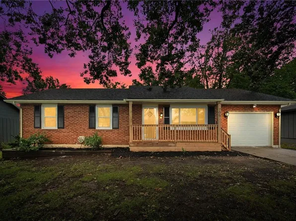 705 NE Darwin St, Lees Summit, MO 64063