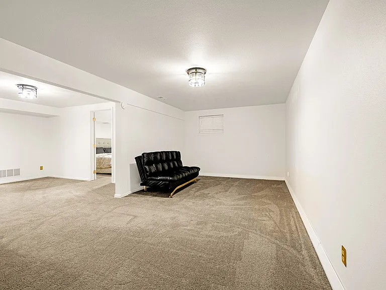 108 Cobblestone Dr — Photo 14