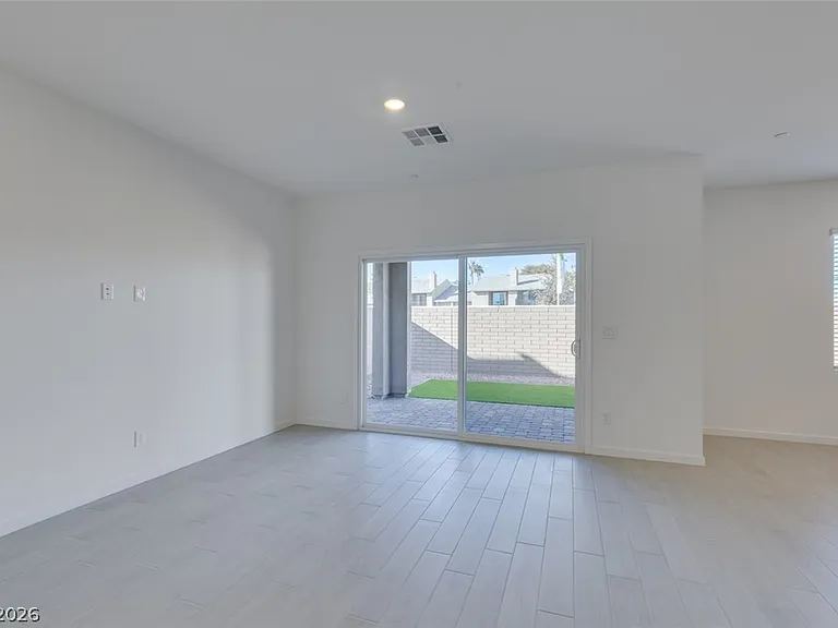 405 Isla Enclave Way — Photo 11